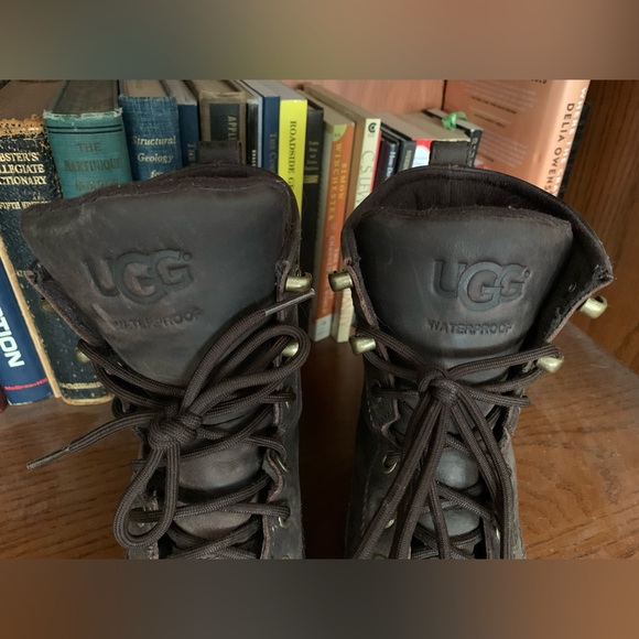 UGG duck boots - men’s 9.5, choc brown, great condition, lightly worn - Picture 7 of 9